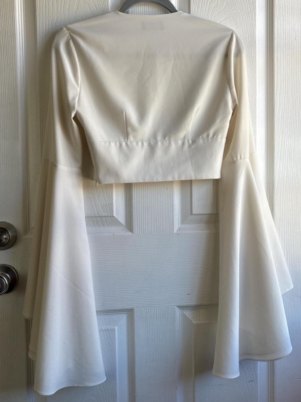 Crop Top Cream XS Nasty Gal Satin Dramatic Flared Sleeve Blouse - Picture 2 of 8